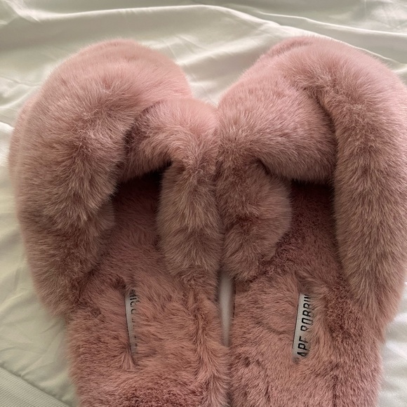Fuzzy slippers.New. - Picture 2 of 3
